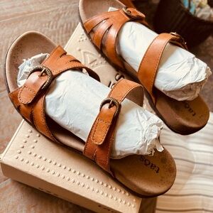 Taos Footwear Tan Leather Buckle Sandals
